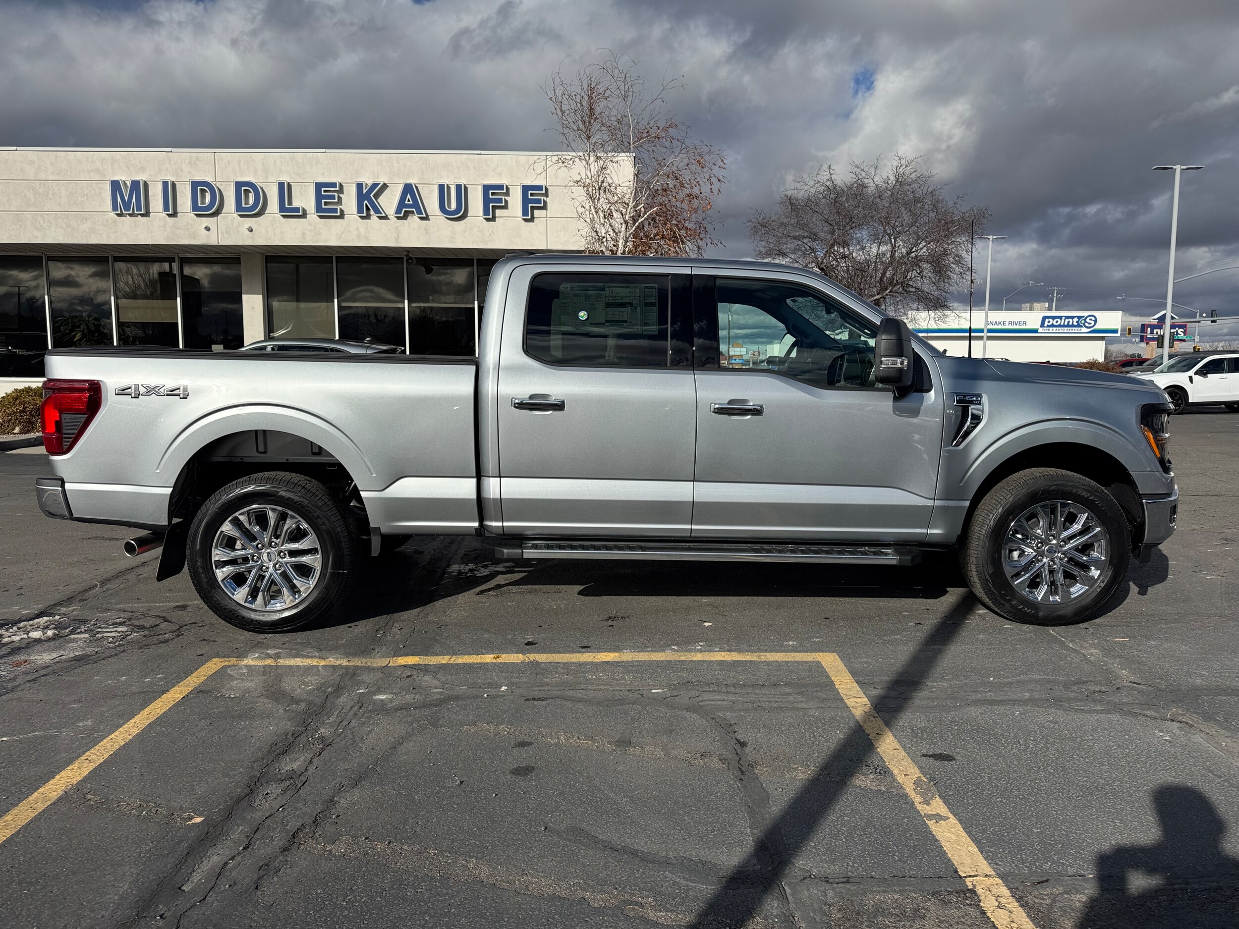2025 Ford F-150 XLT photo 3