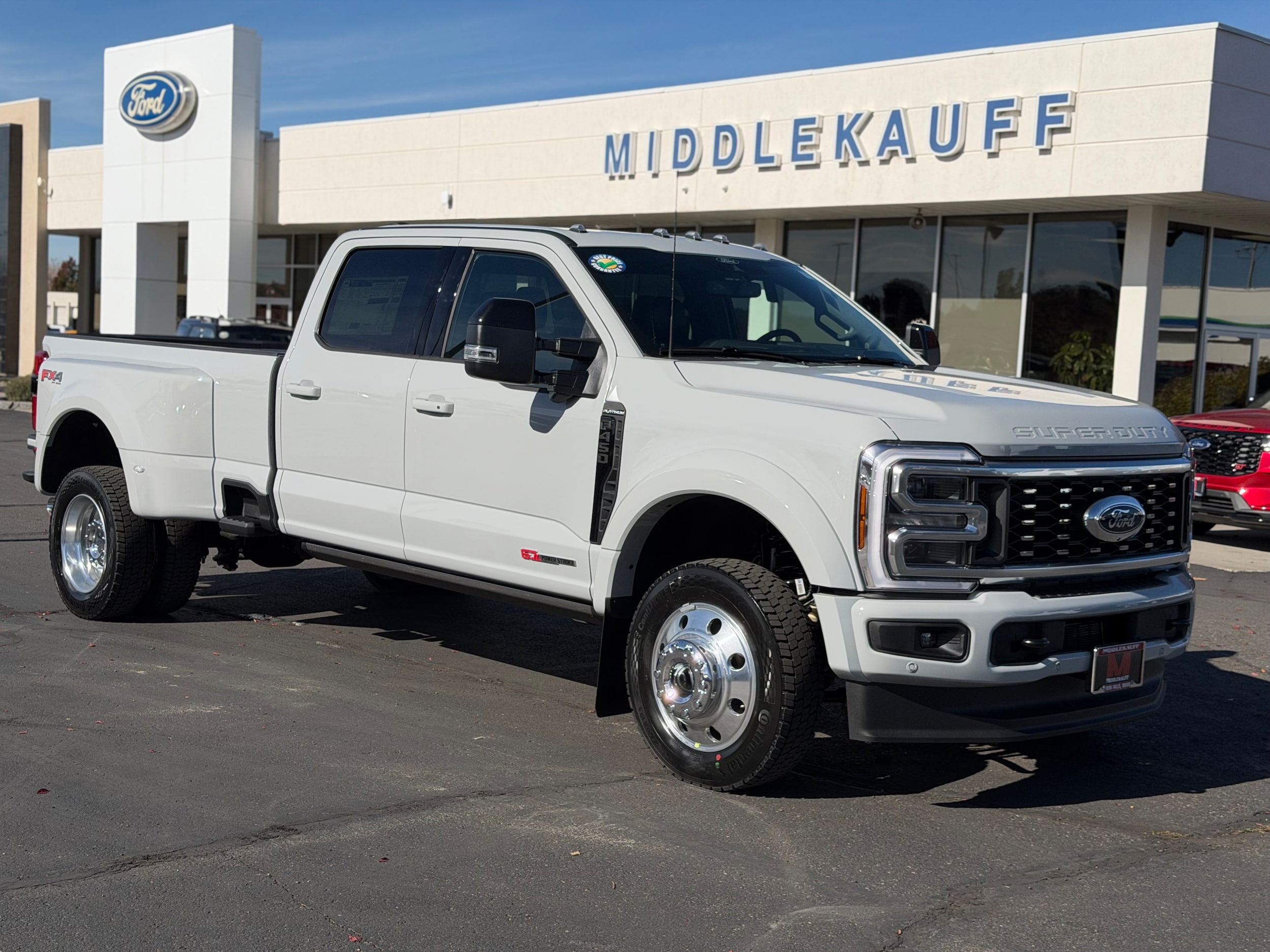 2026 Ford F-450 Super Duty Platinum's photo
