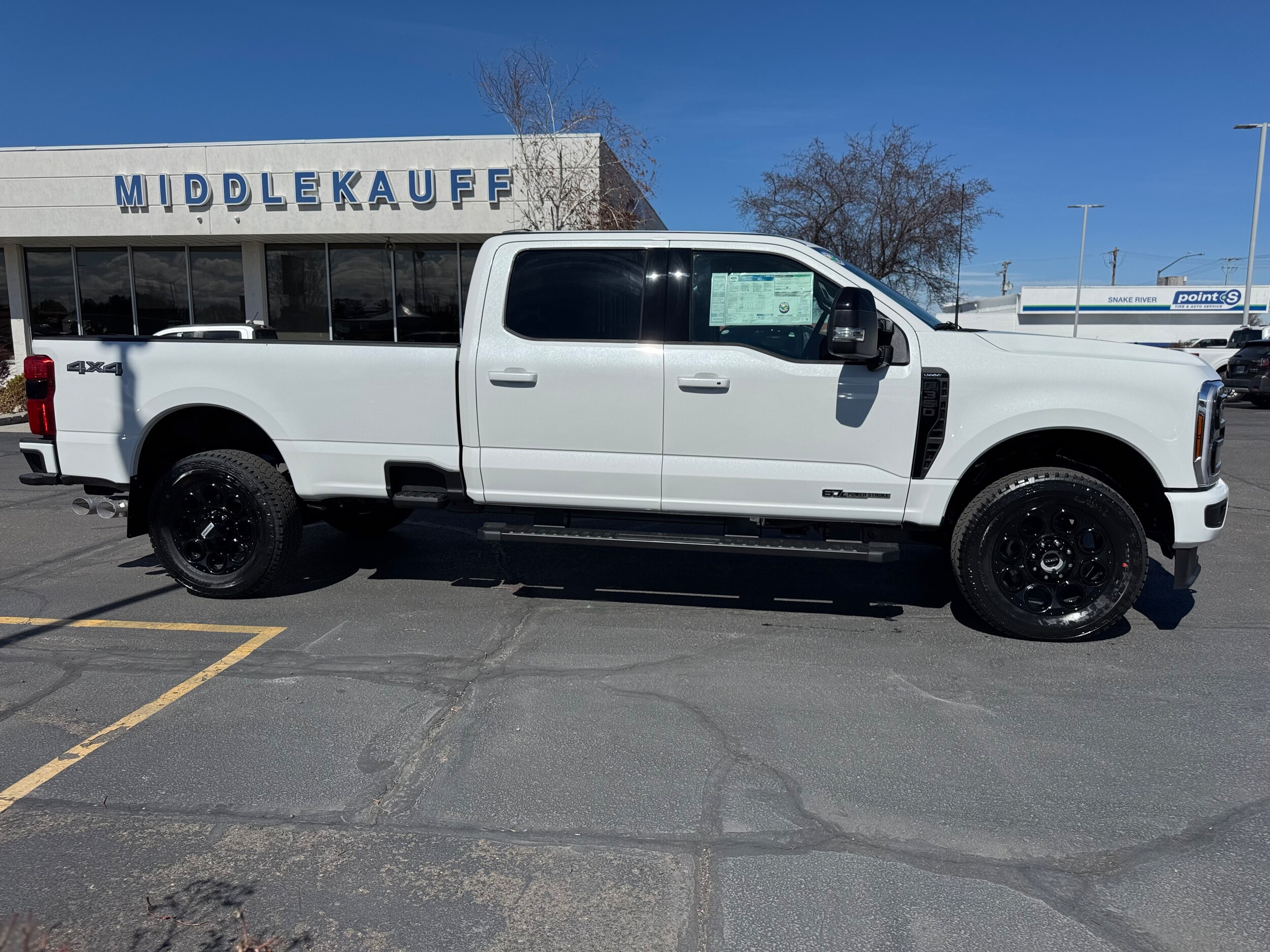 2025 Ford F-350 Lariat photo 3