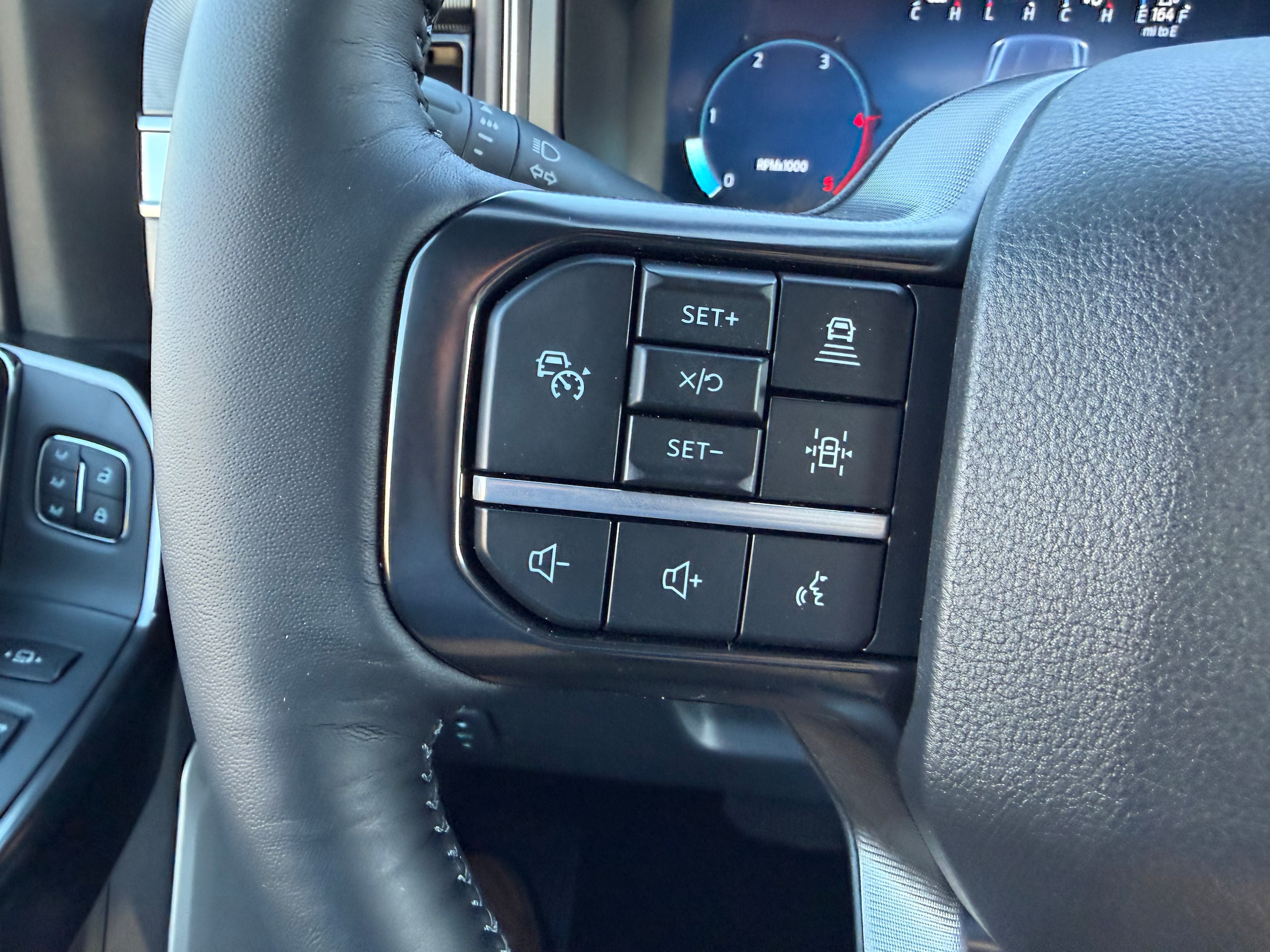 2026 Ford F-350 Super Duty Platinum - Photo 28