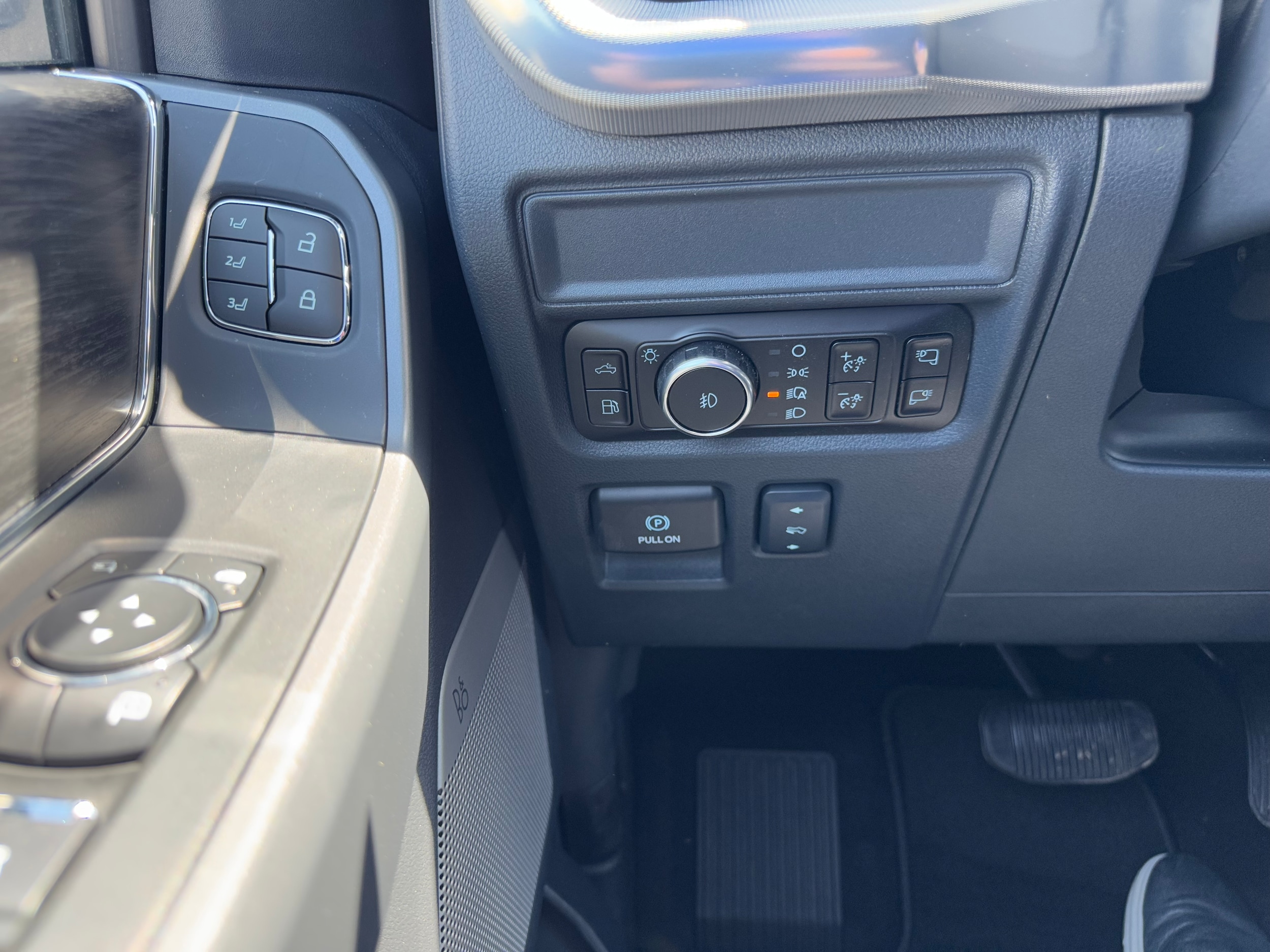 2025 Ford F-150 Lariat - Photo 29