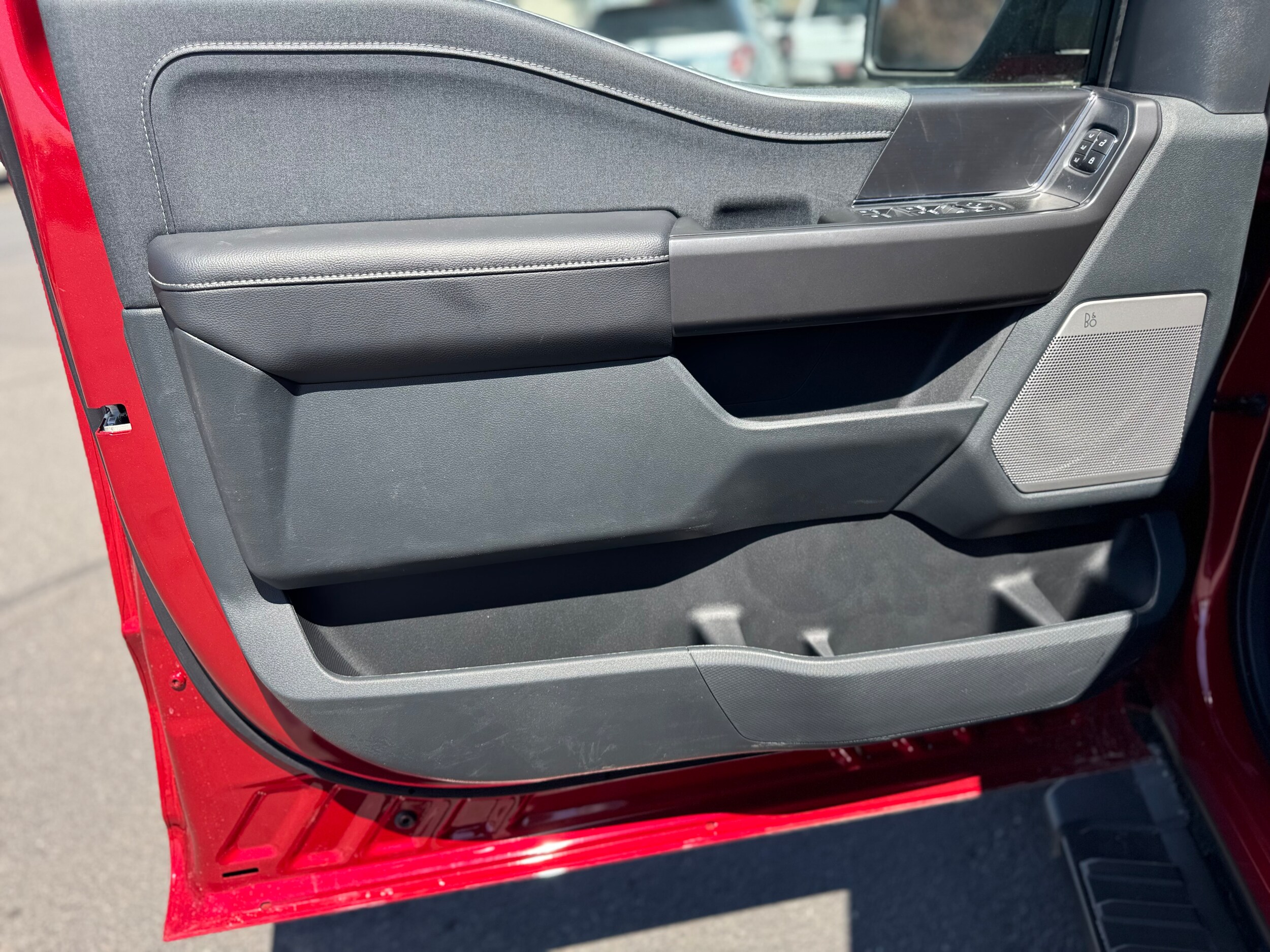 2025 Ford F-150 Lariat - Photo 14