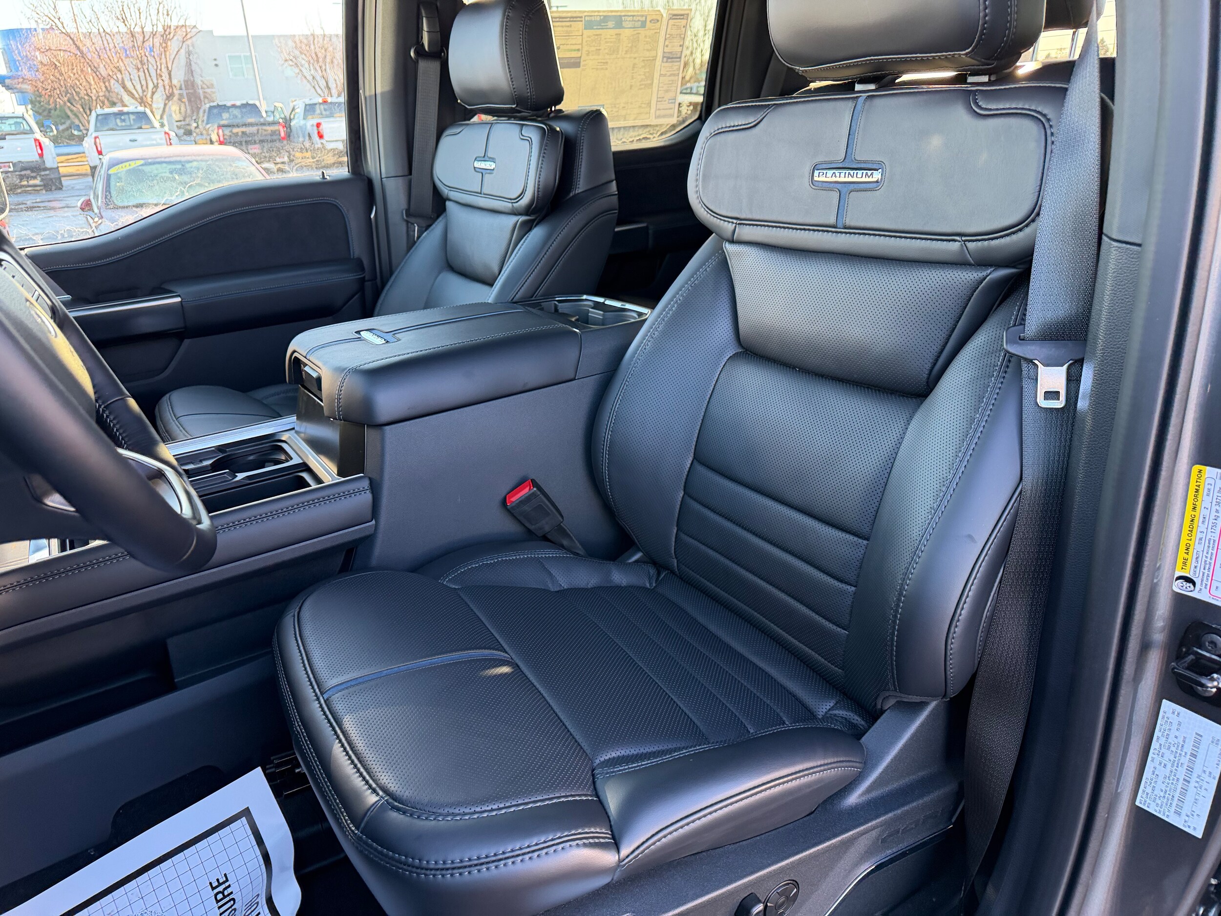 2026 Ford F-350 Super Duty Platinum - Photo 13