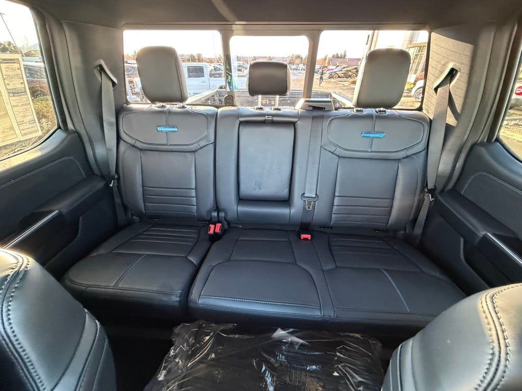 2026 Ford F-350 Super Duty Platinum - Photo 33