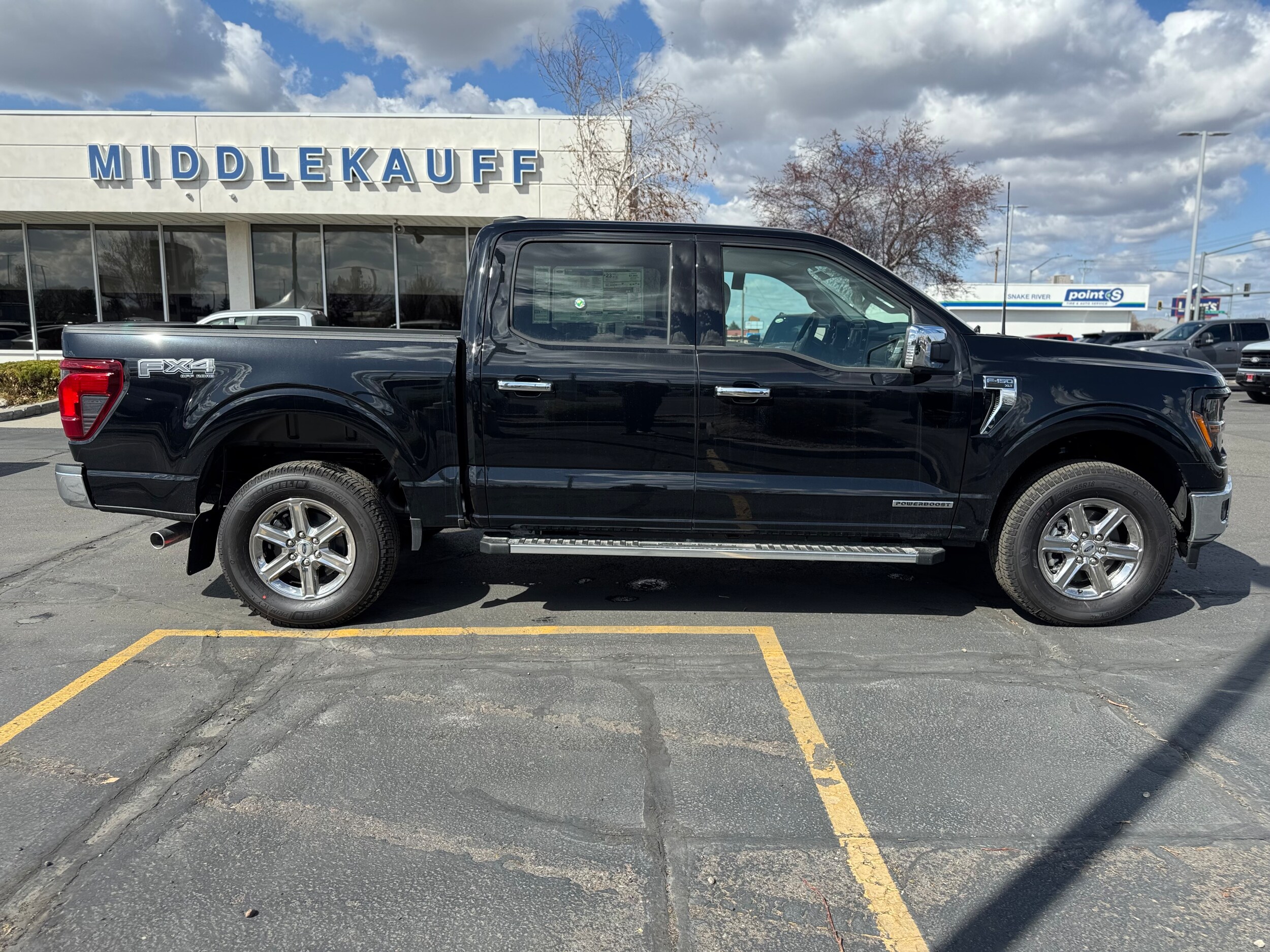2025 Ford F-150 XLT photo 3
