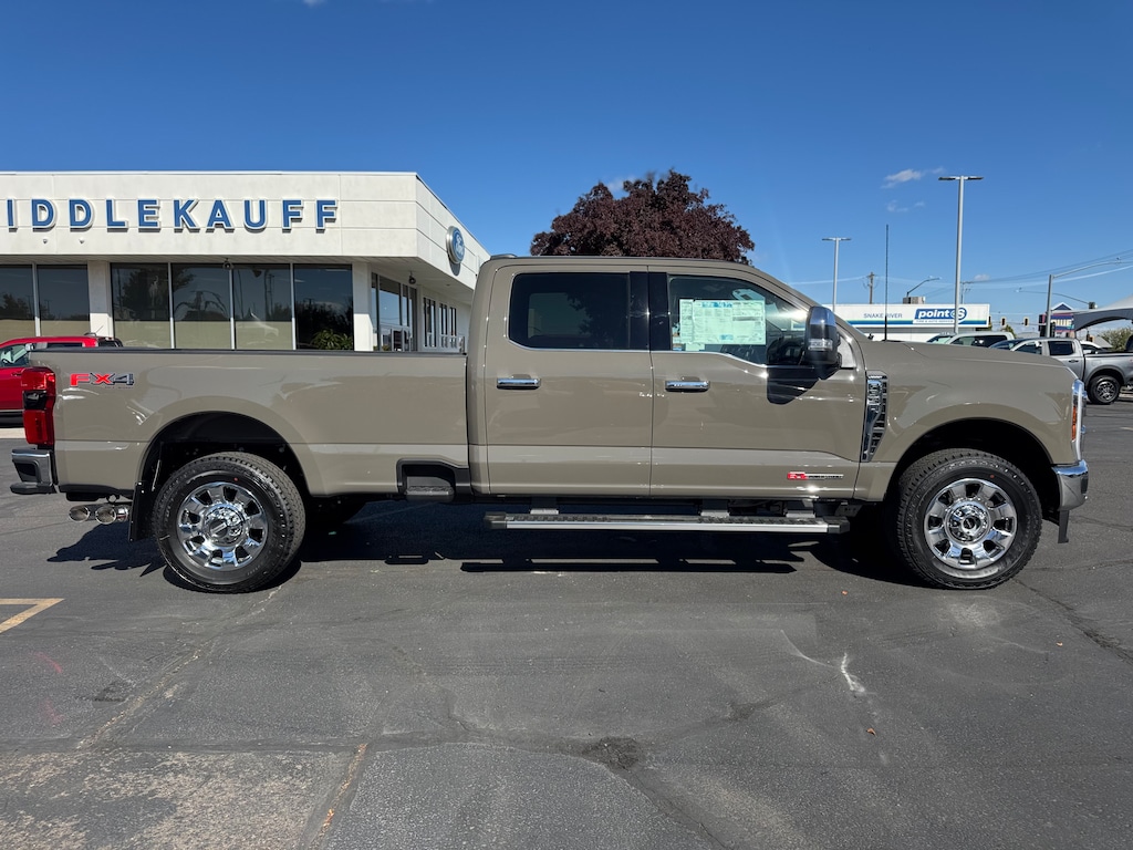 New 2026 Ford F-350 Lariat 4WD Crew CAB 6.75 TRUCK