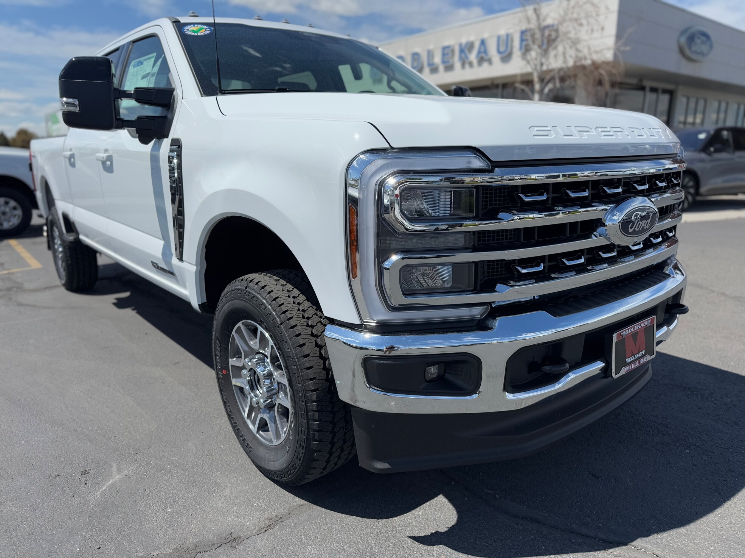 2025 Ford F-250 Lariat photo 2