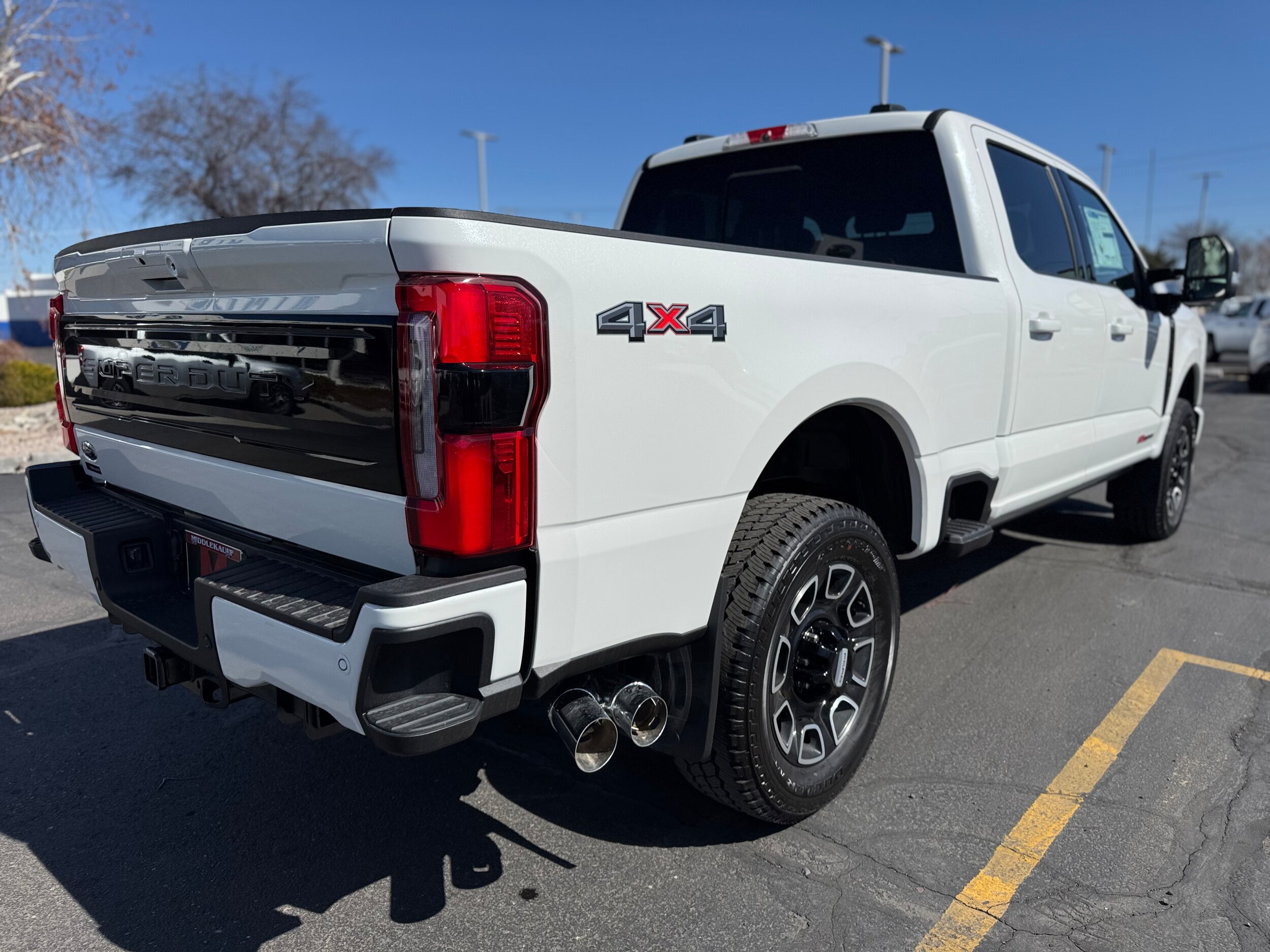 2025 Ford F-350 Platinum photo 4