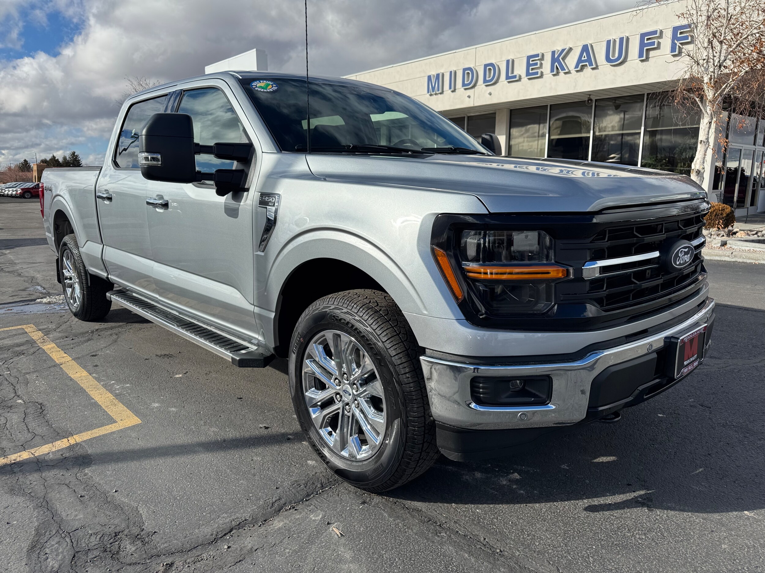 2025 Ford F-150 XLT photo 2