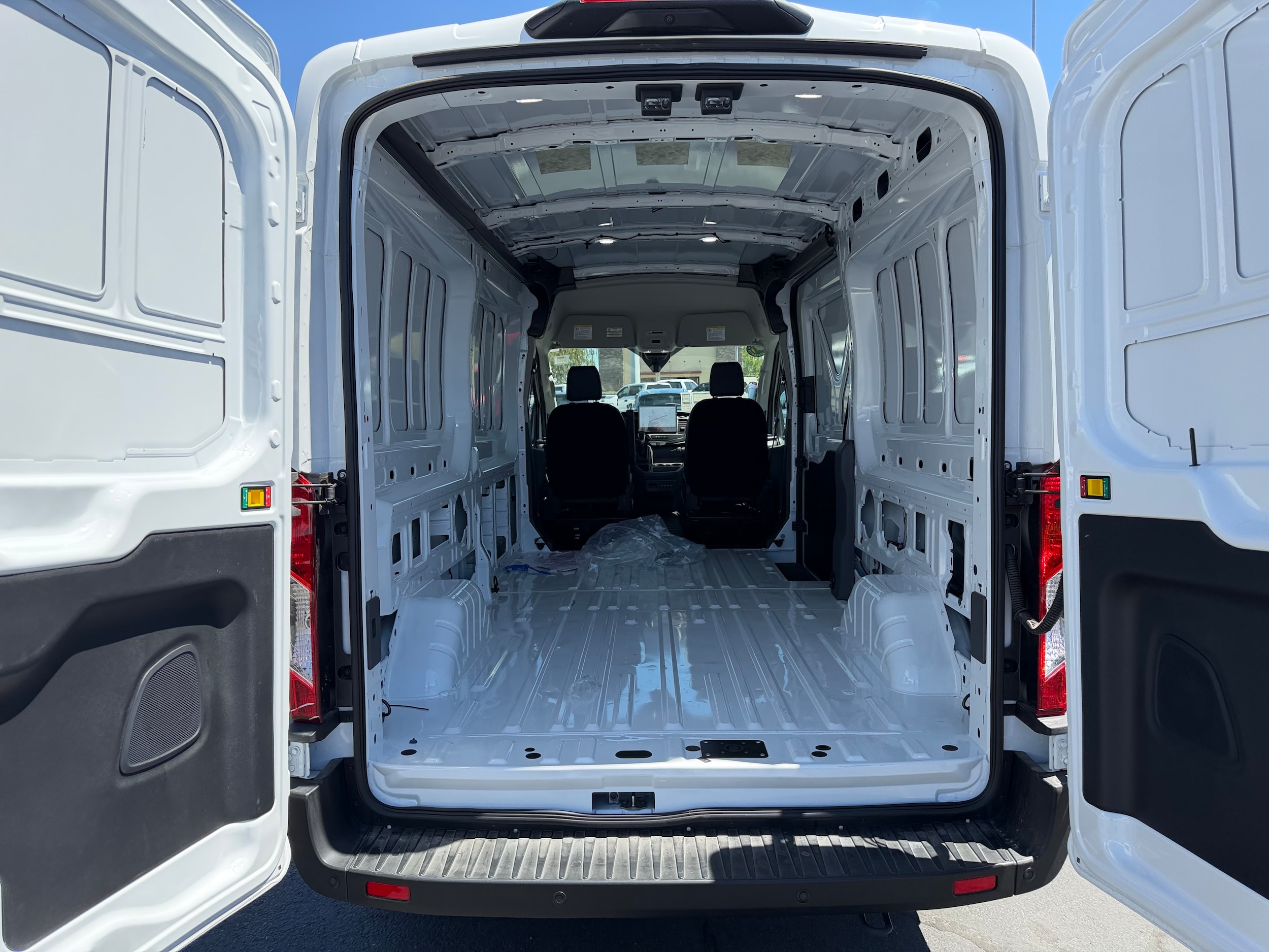 2025 Ford Transit Van Base - Photo 28