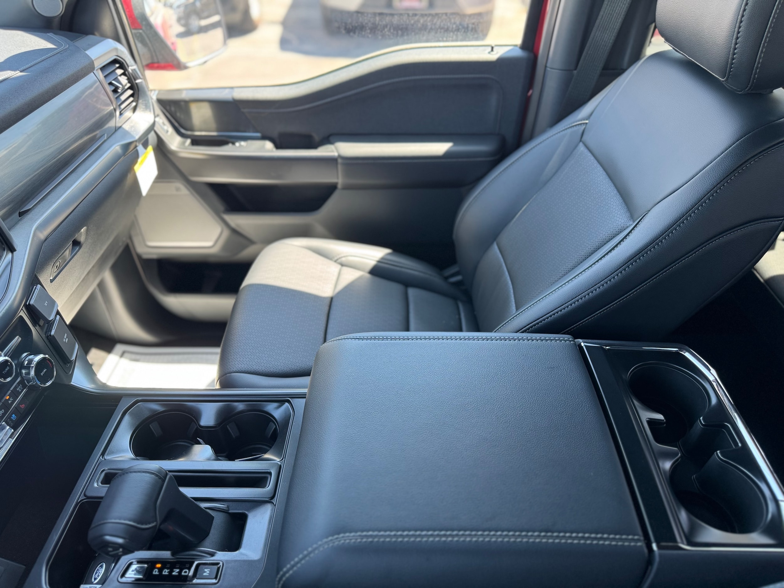 2025 Ford F-150 Lariat - Photo 26