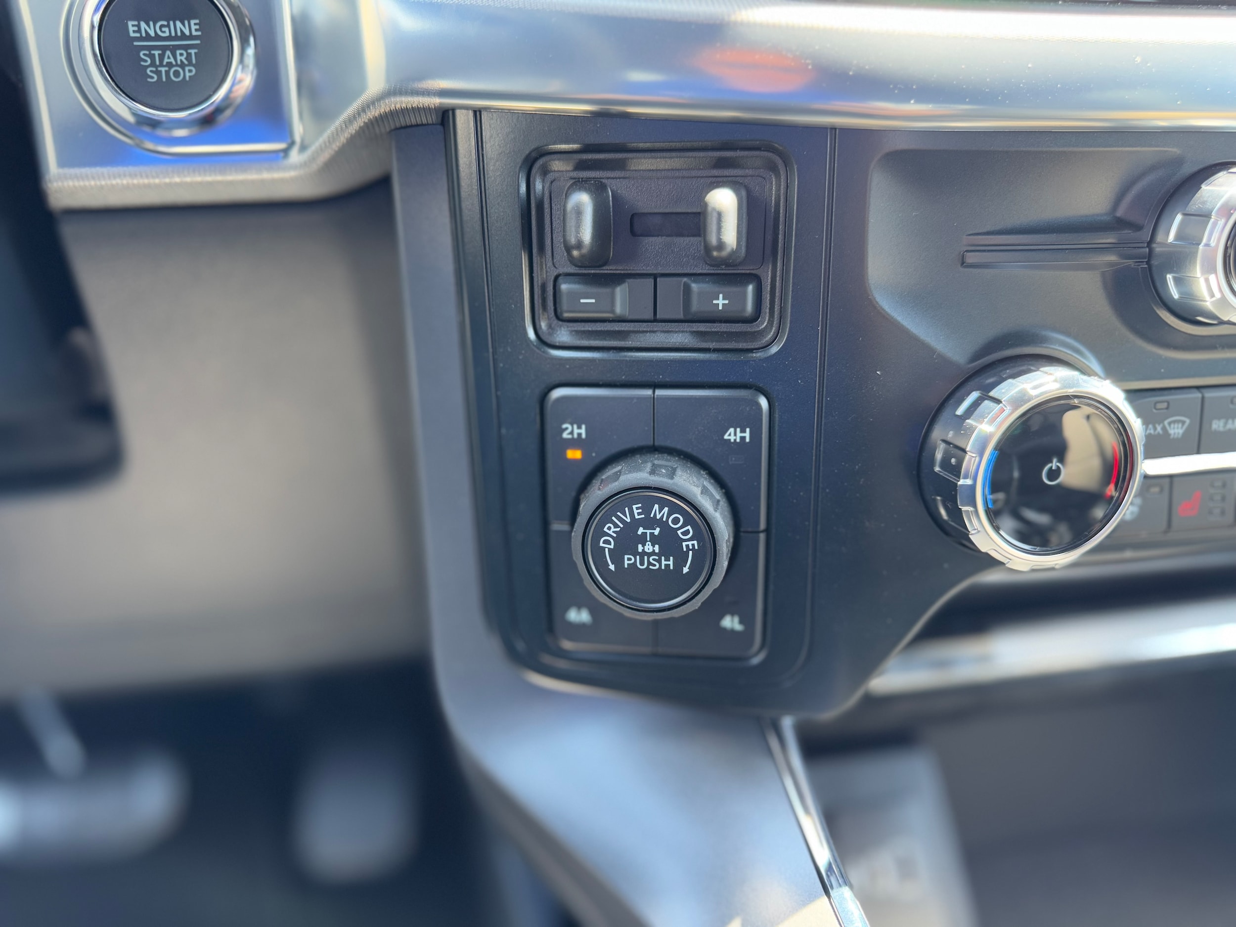 2025 Ford F-150 Lariat - Photo 21