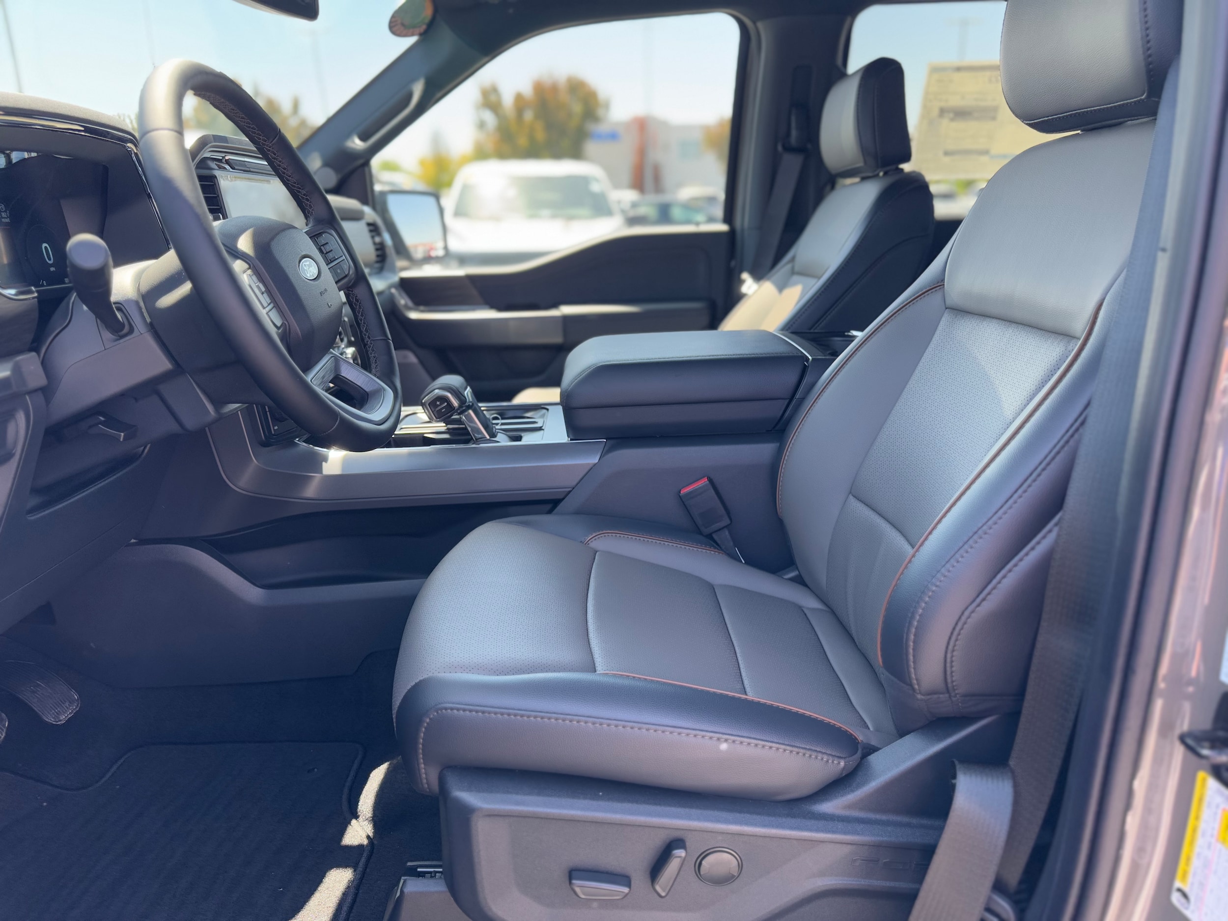 2025 Ford F-150 Lariat - Photo 12