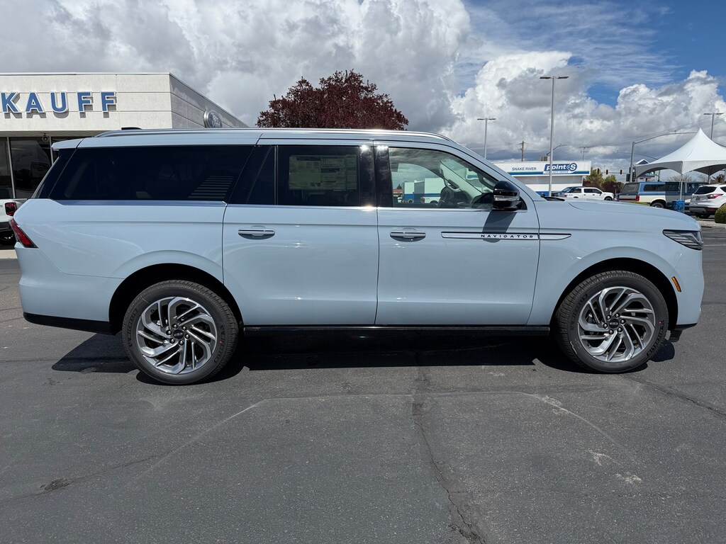 New 2026 Lincoln Navigator L Reserve SUV