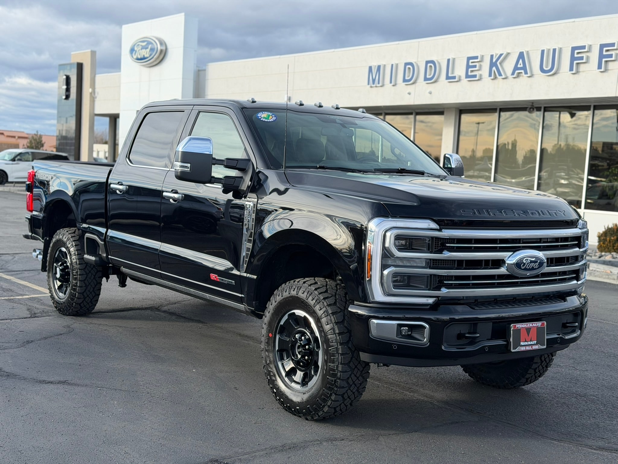 2026 Ford F-350 Super Duty Platinum's photo