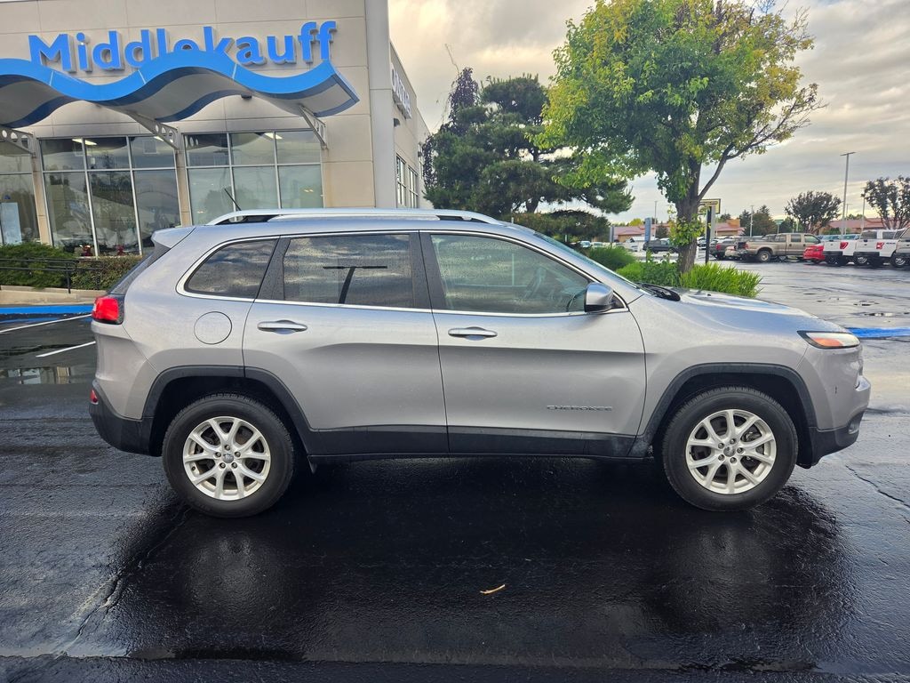 Used 2018 Jeep Cherokee Latitude SUV