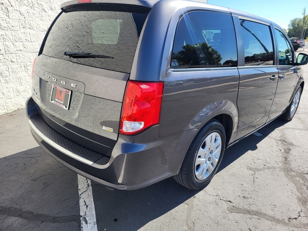 2018 Dodge Grand Caravan SE photo 3