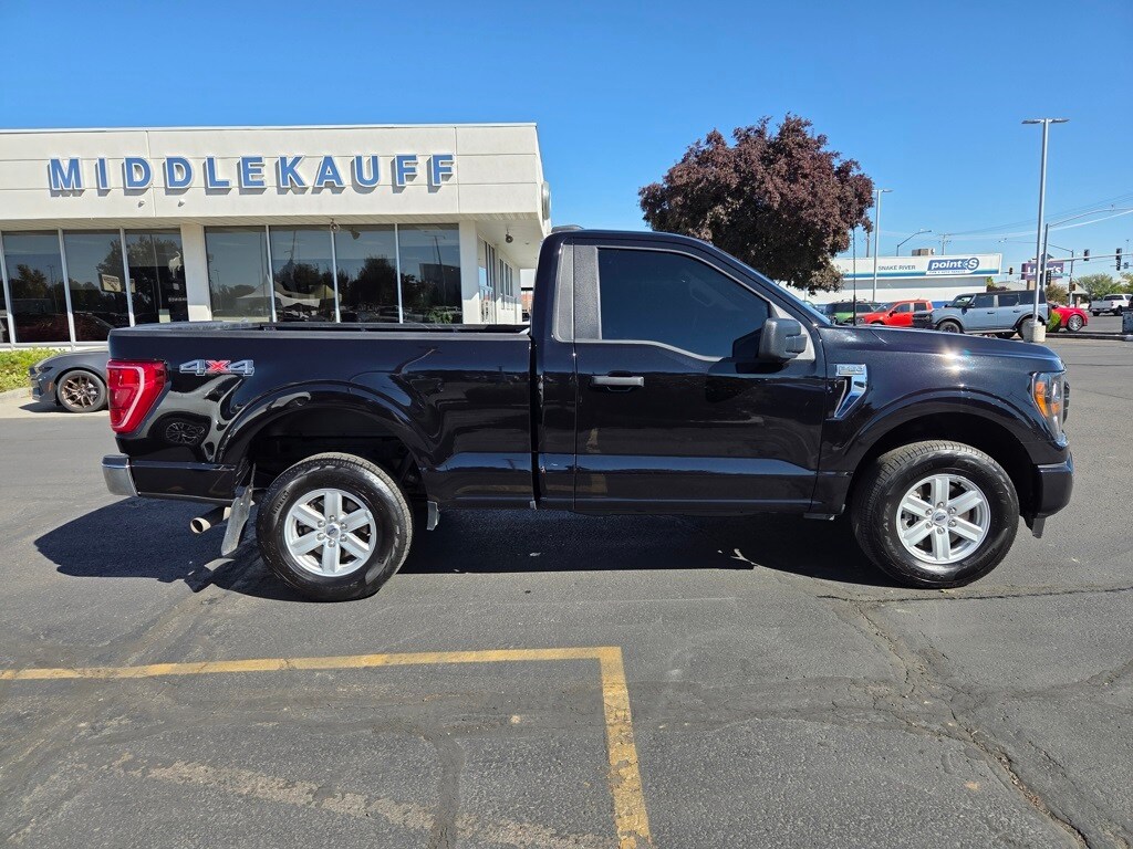 2023 Ford F-150 XLT photo 2