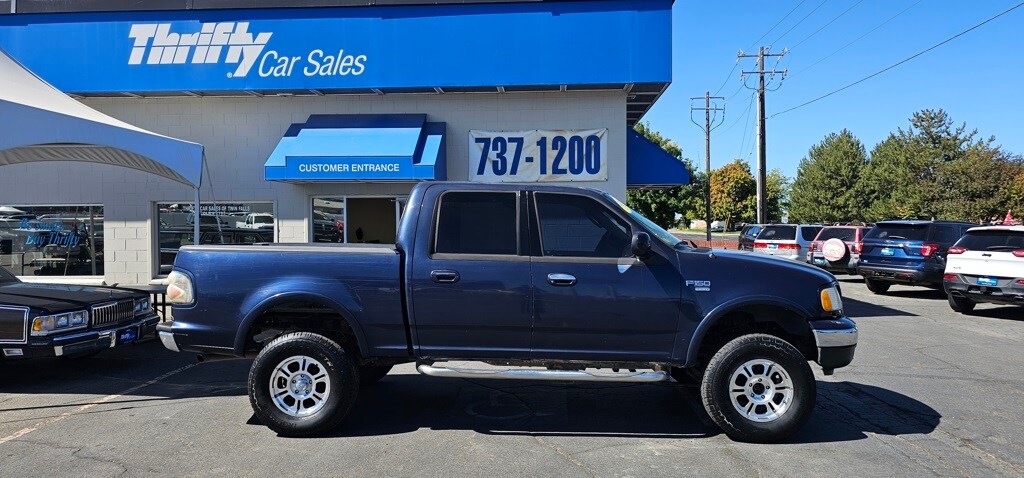 2002 Ford F-150 Lariat photo 2