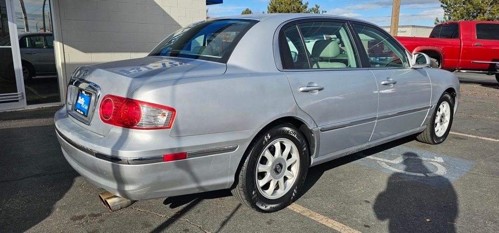 Used 2006 Kia Amanti Base Sedan