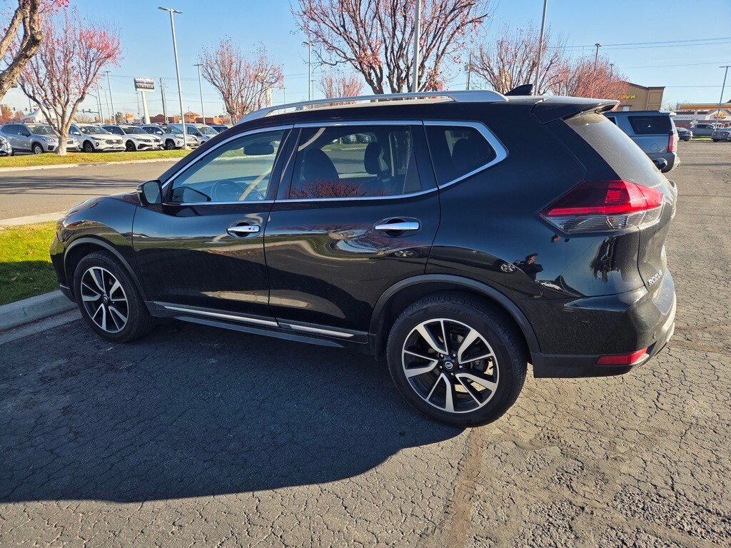2020 Nissan Rogue SL photo 2