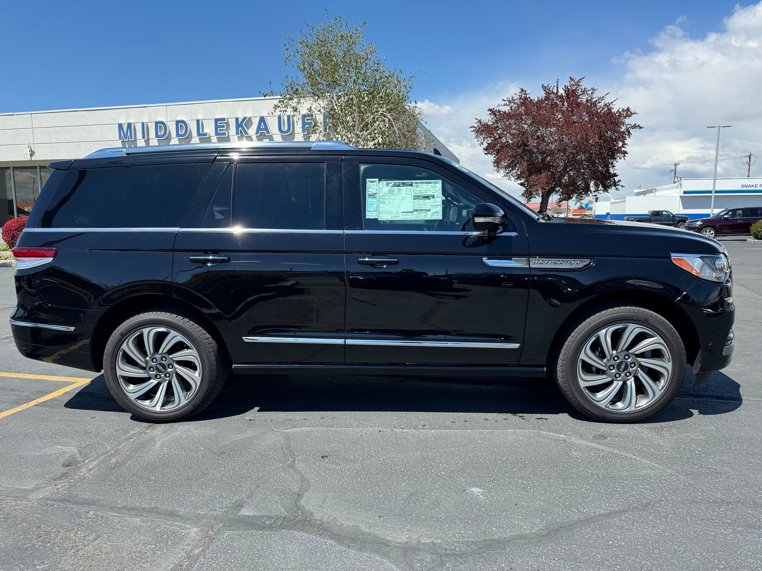 Used 2023 Lincoln Navigator Reserve with VIN 5LMJJ2LG8PEL17004 for sale in Twin Falls, ID