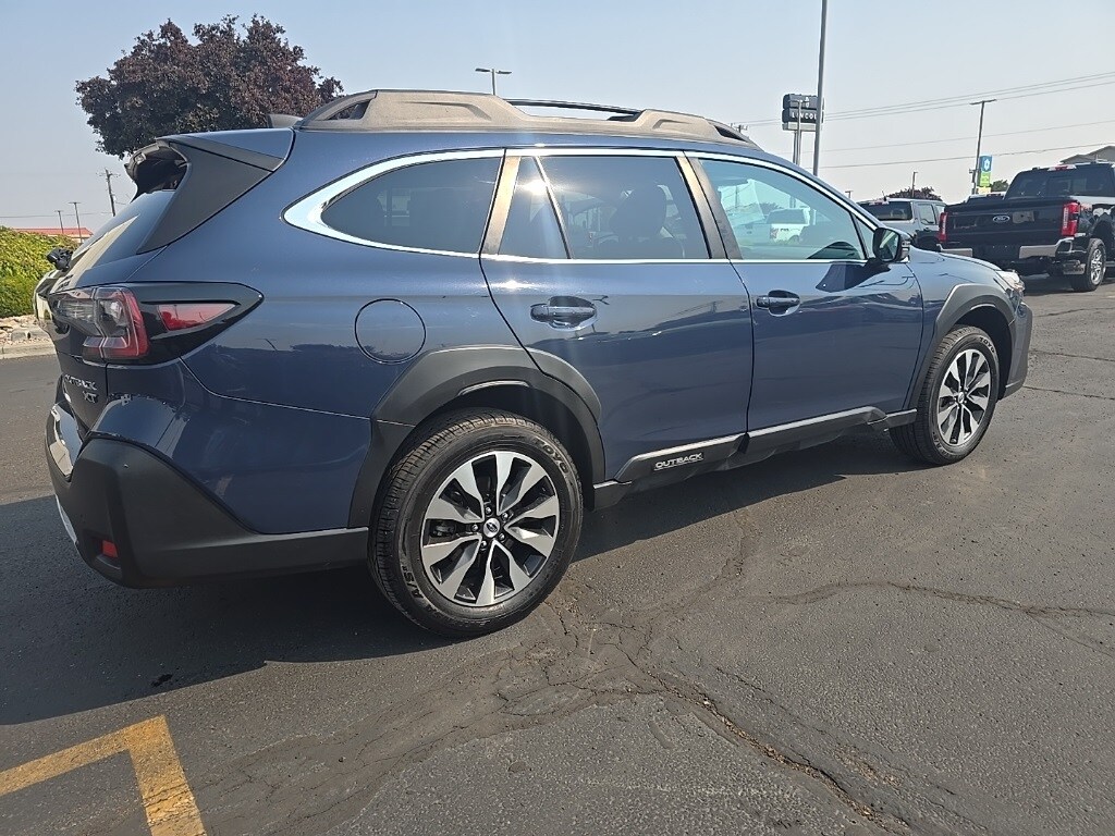 2023 Subaru Outback Limited XT photo 3