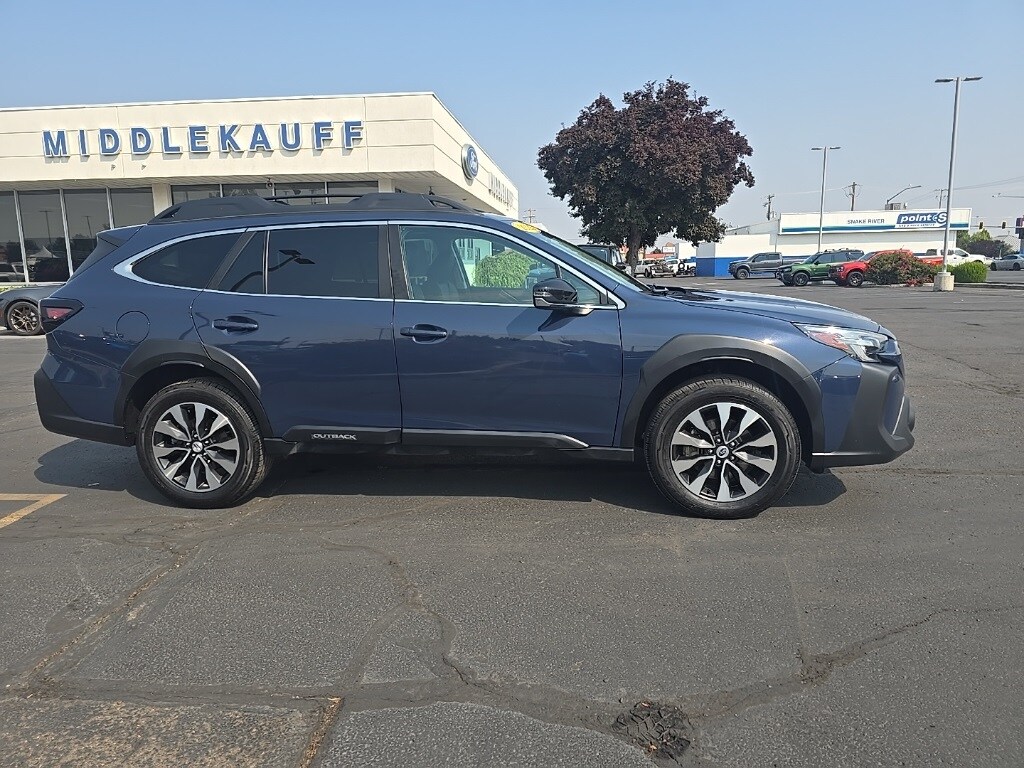 2023 Subaru Outback Limited XT photo 2