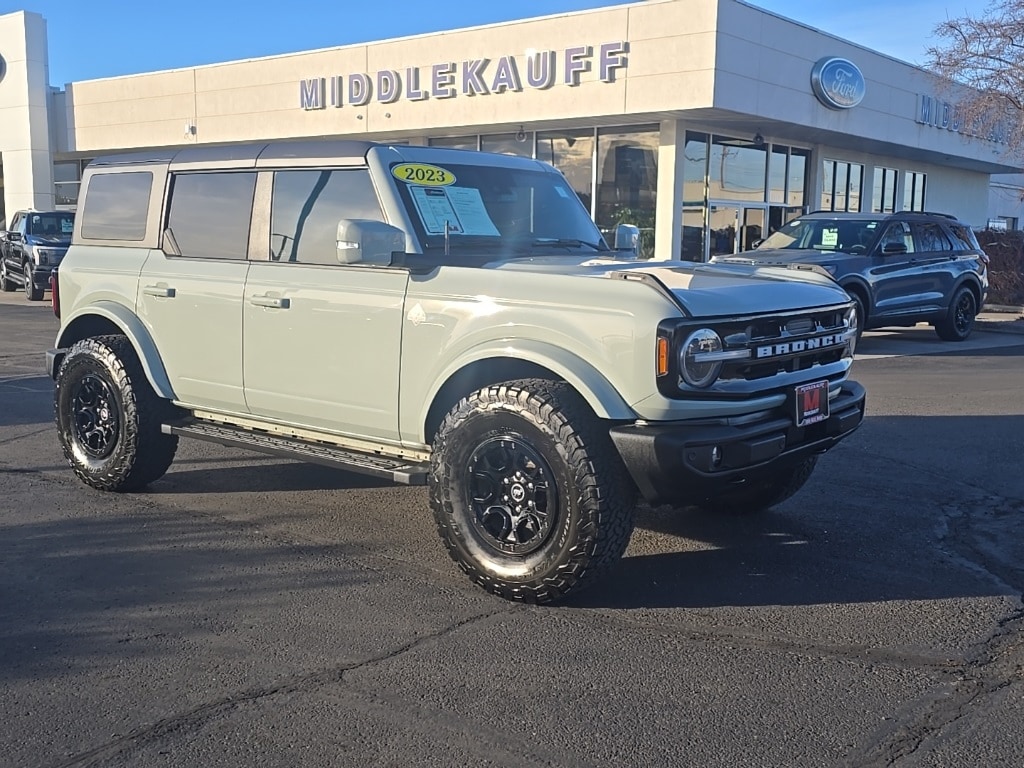 2023 Ford Bronco 4-Door Outer Banks's photo