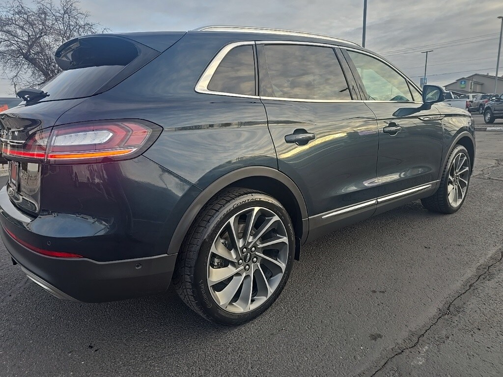 2022 Lincoln Nautilus Reserve photo 3