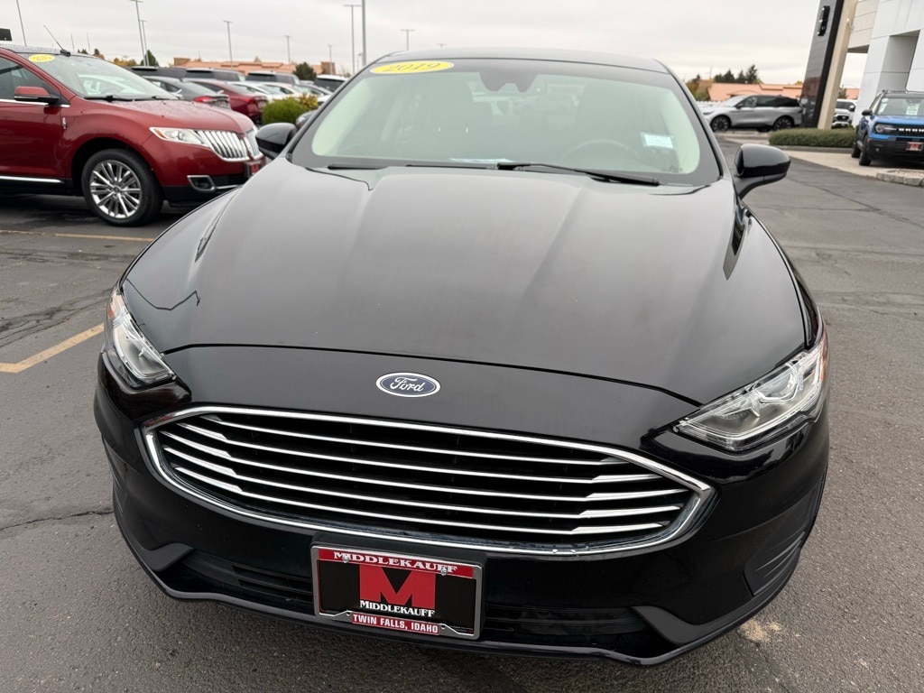 Used 2019 Ford Fusion SE Sedan
