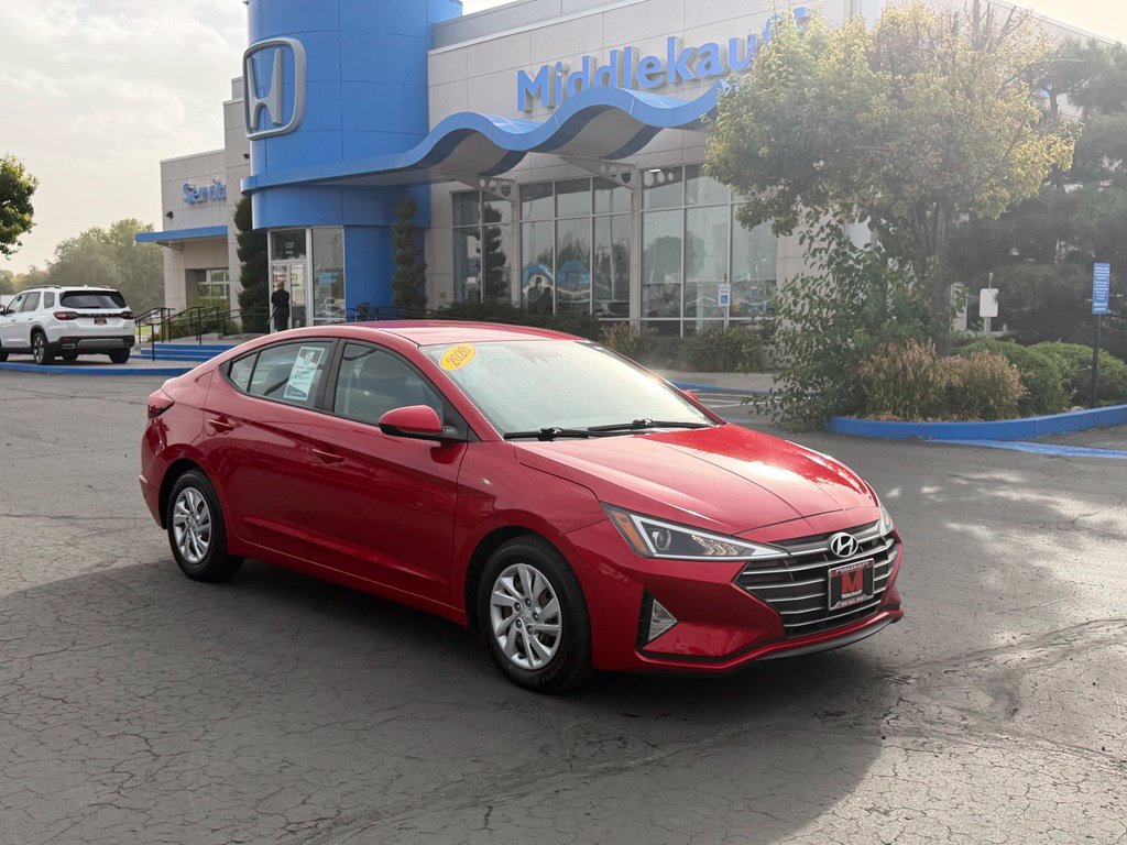  Hyundai Elantra