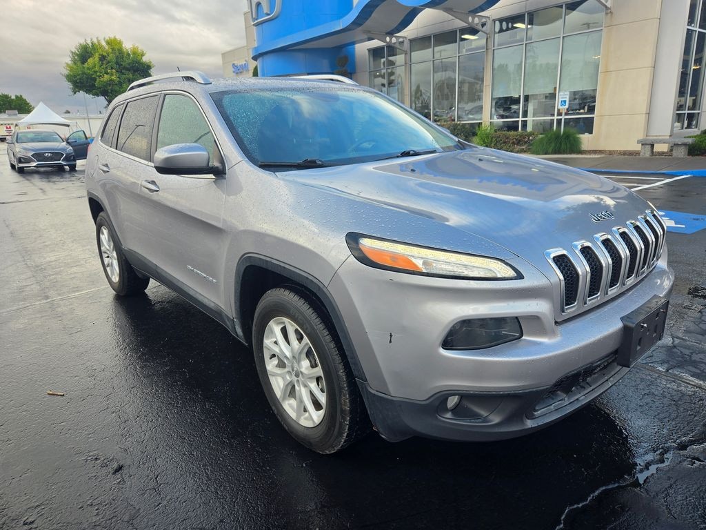 Used 2018 Jeep Cherokee Latitude SUV