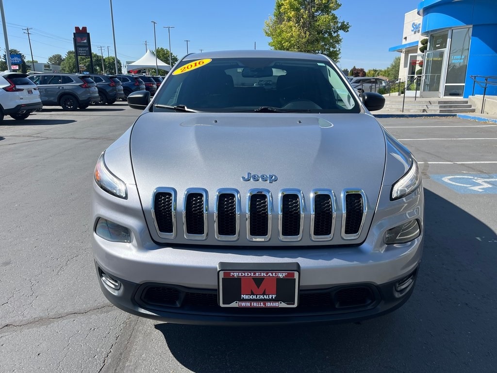 Used 2016 Jeep Cherokee Sport with VIN 1C4PJMAB4GW343470 for sale in Twin Falls, ID