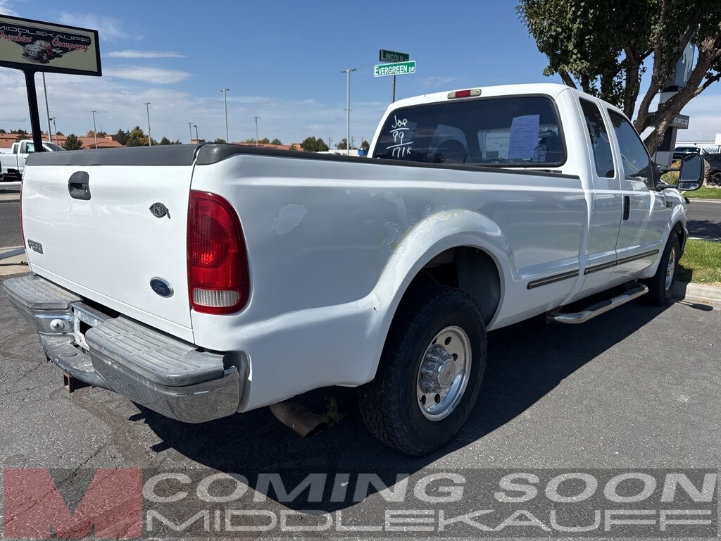 1999 Ford F-250 XLT photo 2