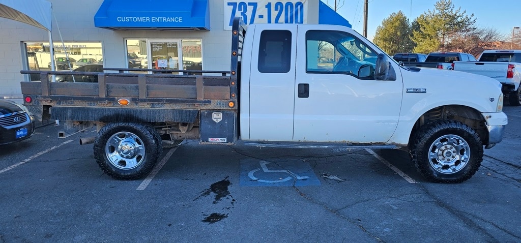 Used 2006 Ford F-350 XLT Extended Cab Truck