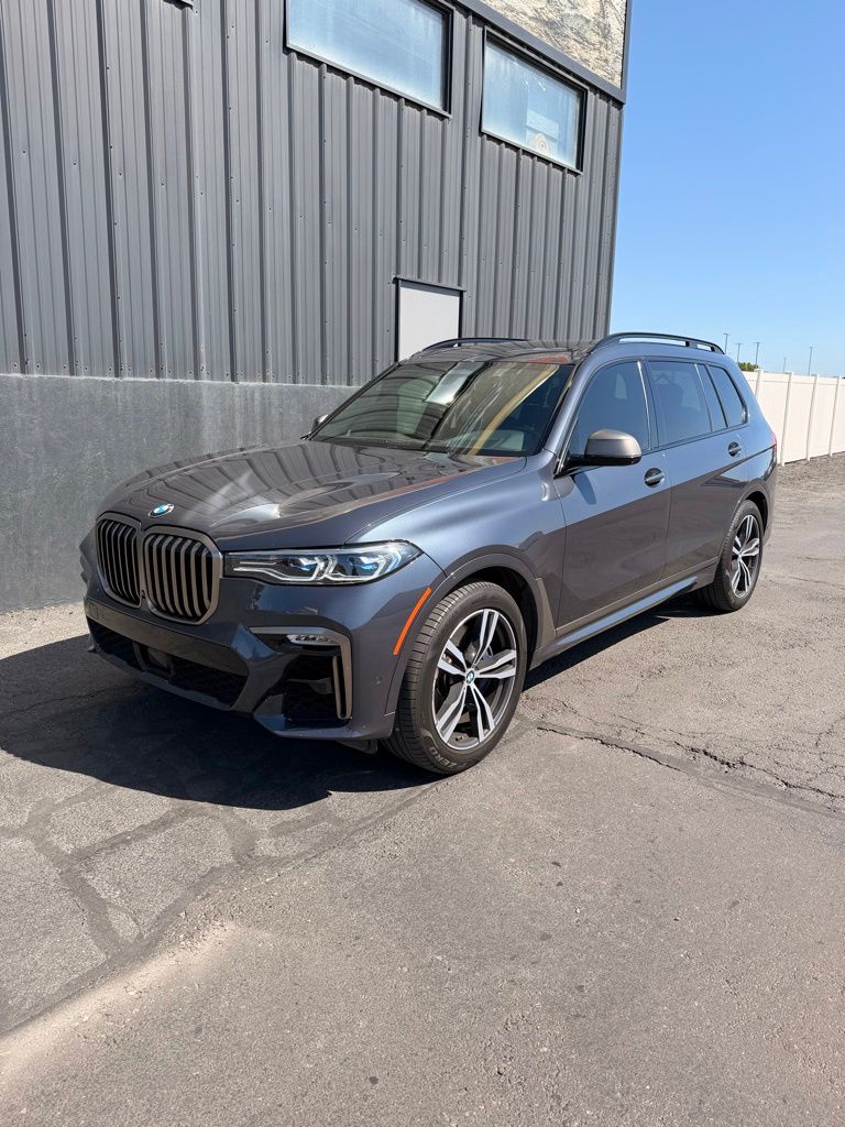 2020 BMW X7 M50i's photo