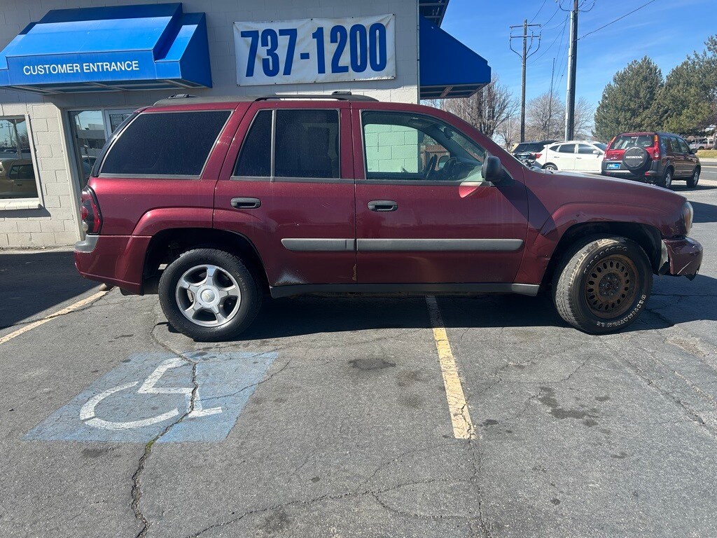 Used 2005 Chevrolet TrailBlazer LS with VIN 1GNDT13S852327230 for sale in Twin Falls, ID