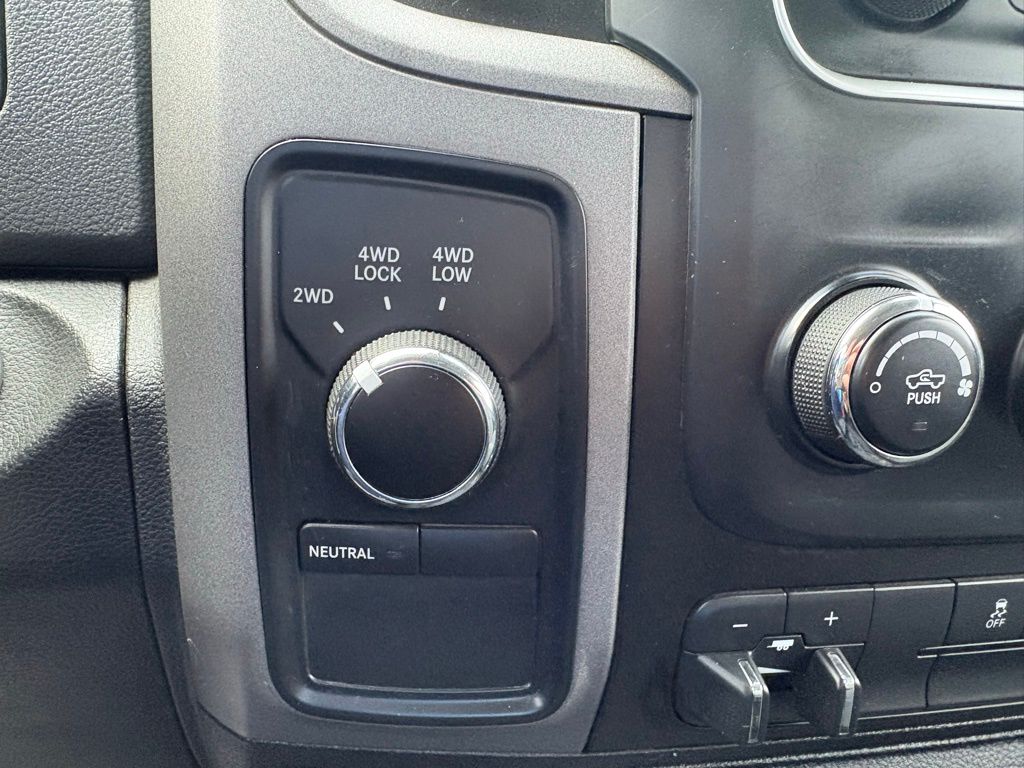 2014 RAM 1500 - Photo 17