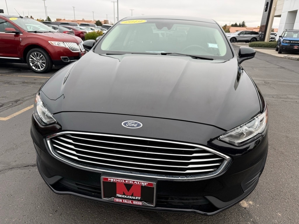 Used 2019 Ford Fusion SE Sedan