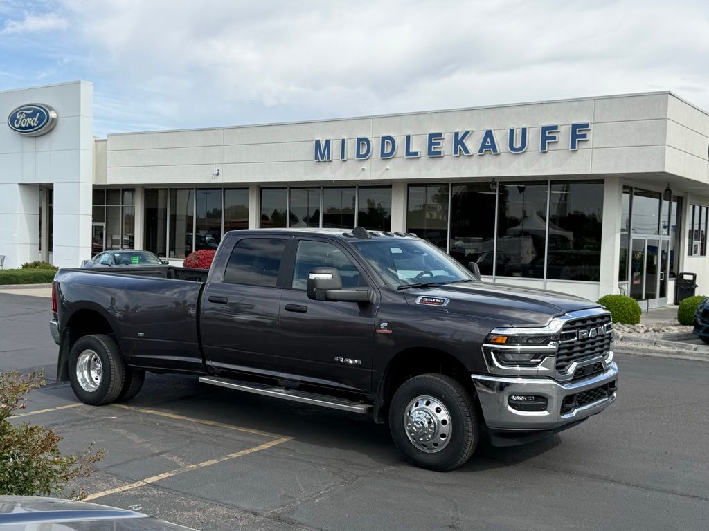 2025 RAM 3500 Big Horn 4X4 Crew Cab LWB's photo