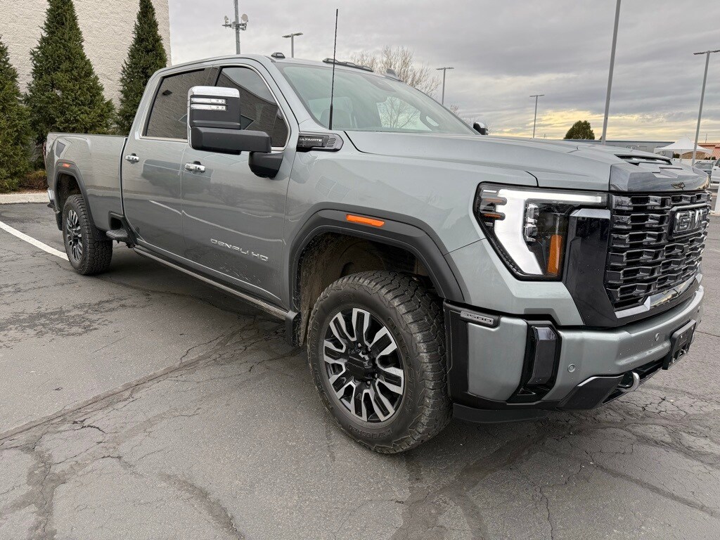 2024 GMC Sierra 3500HD Denali Ultimate's photo