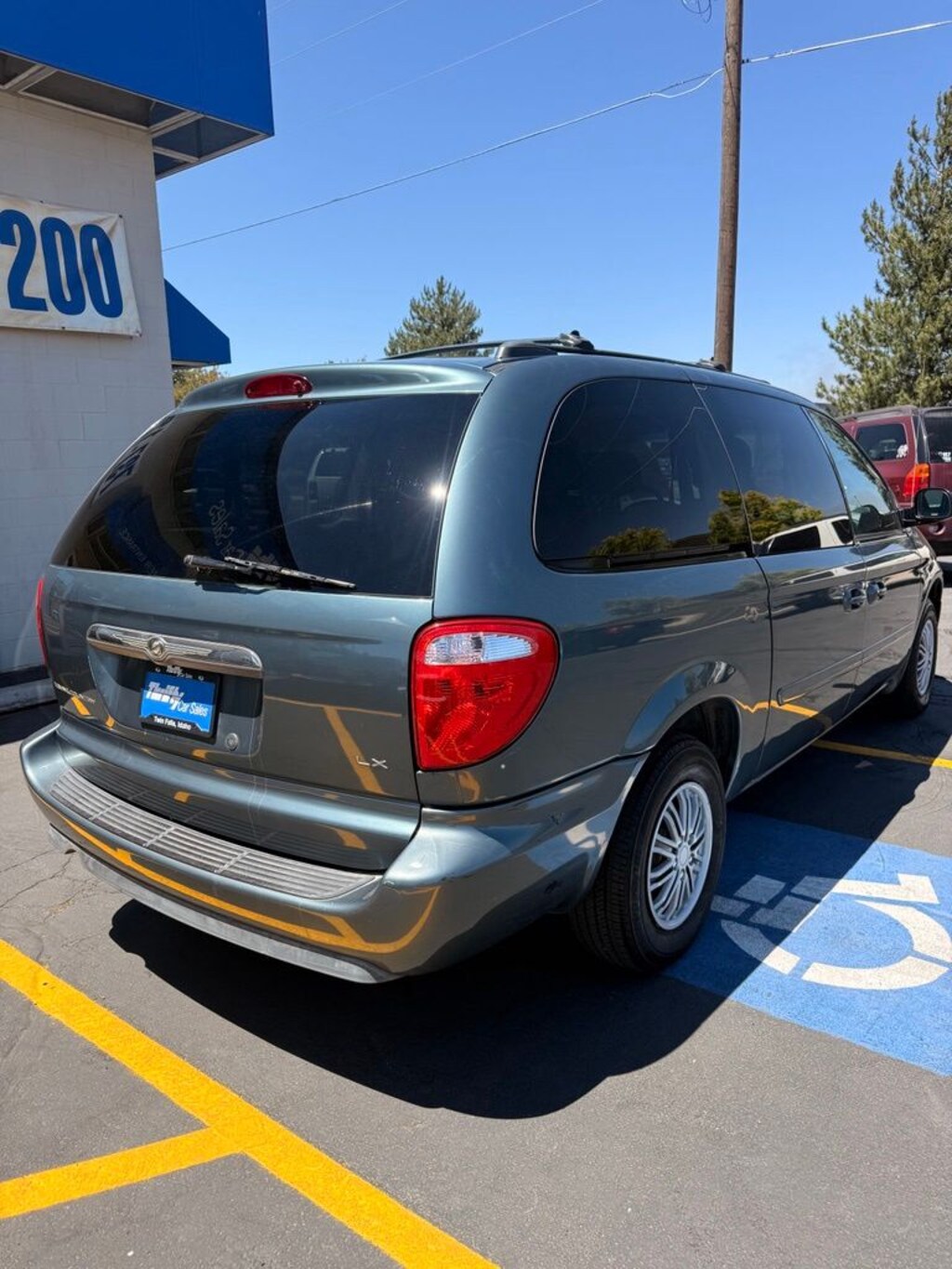 Used 2005 Chrysler Town & Country Passenger Van