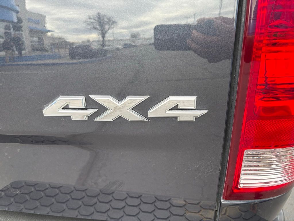 2014 RAM 1500 - Photo 28