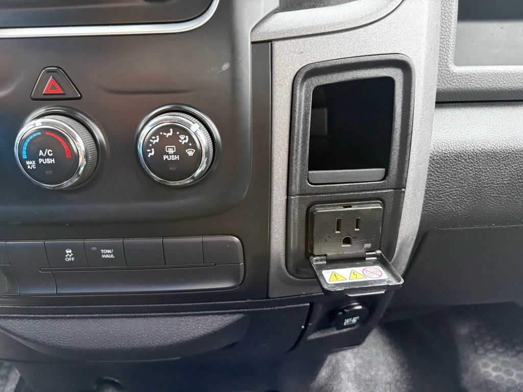2014 RAM 1500 - Photo 18