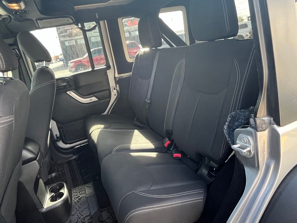 2017 Jeep Wrangler Unlimited Rubicon - Photo 8