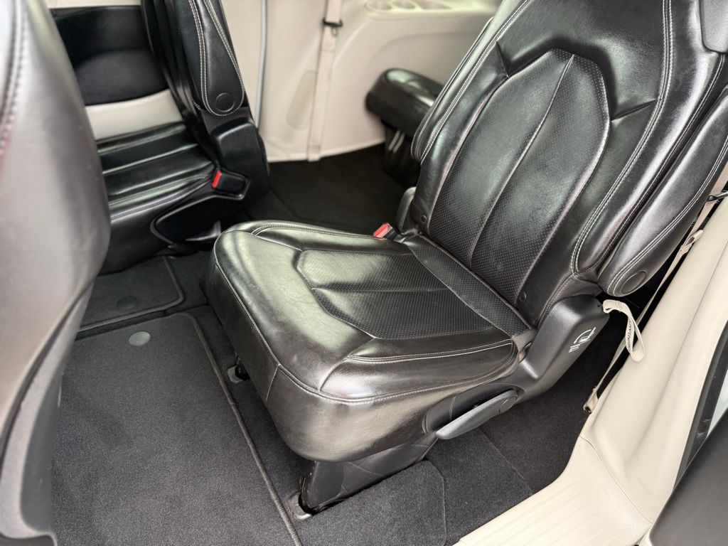 2023 Chrysler Pacifica Touring L - Photo 15