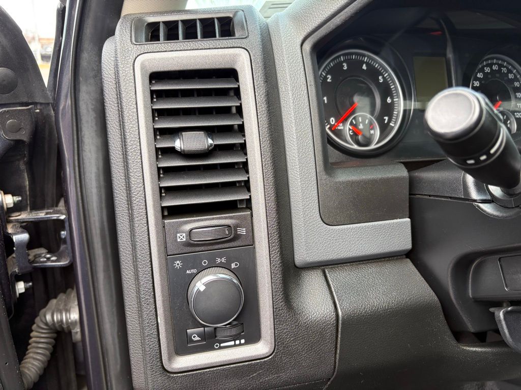 2014 RAM 1500 - Photo 11