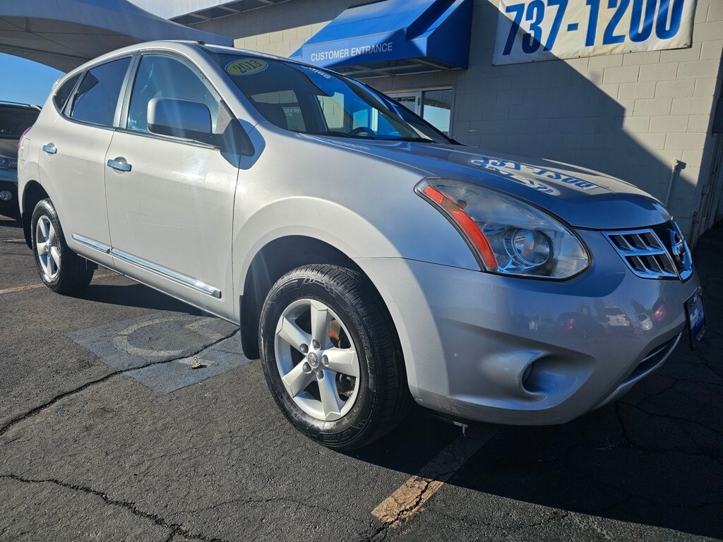 2013 Nissan Rogue S's photo