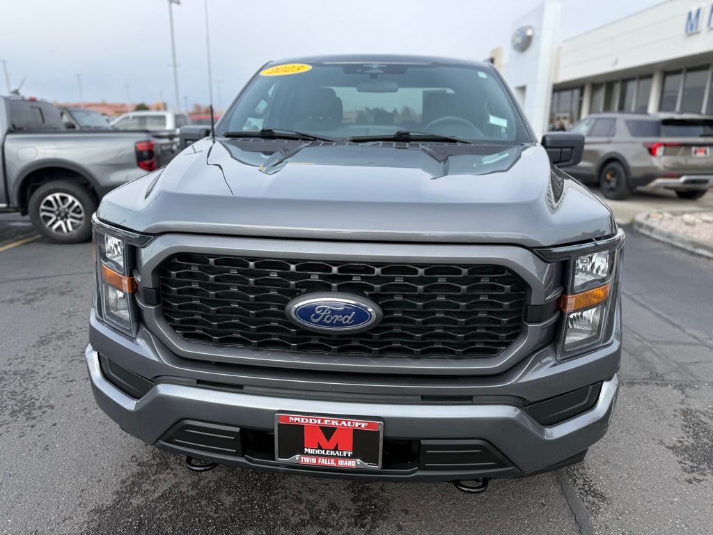 View vehicle photo 2